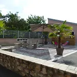 Gîte LAU'LIVIER- Piscine chauffée et couverte Givarlais
