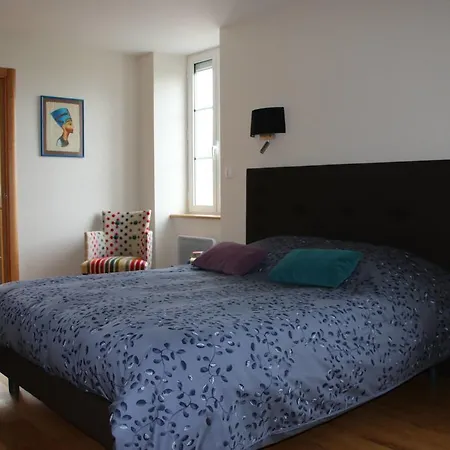Holiday home Gite Lau'Livier- 9 Pers Piscine Chauffee Et Couverte Givarlais