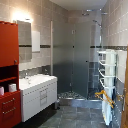 Holiday home Gite Lau'Livier- 9 Pers Piscine Chauffee Et Couverte