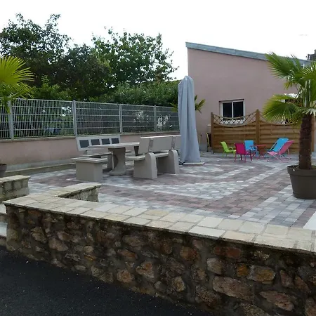Holiday home Gite Lau'Livier- 7 Pers Piscine Chauffee Et Couverte *